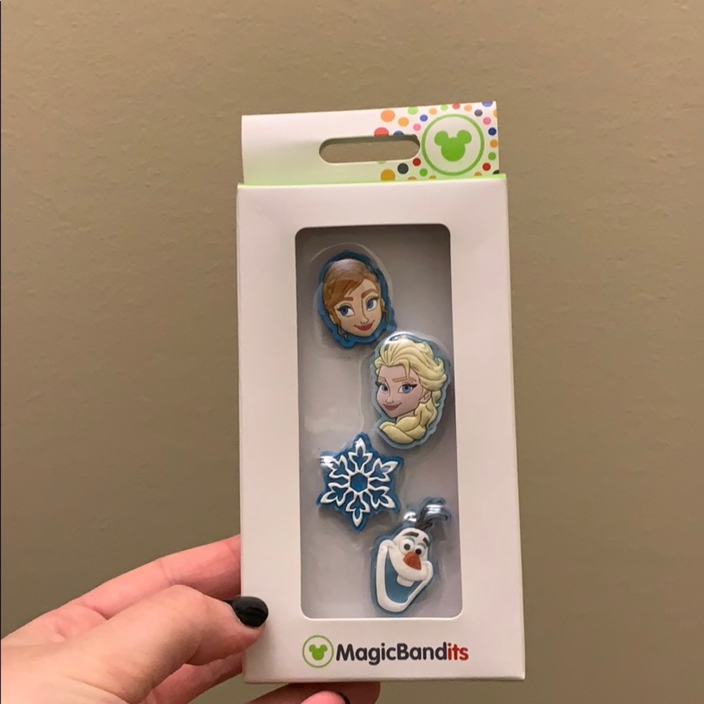 New in box magic band charms FROZEN